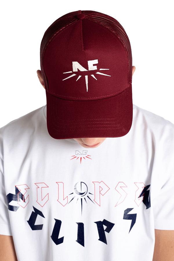 cap bordeaux ricamo bianco3 1 1